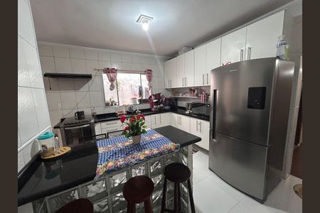 Casa à venda com 290m², 4 quartos e 2 vagas Casa à venda com 290m², 4 quartos e 2 vagasCozinha