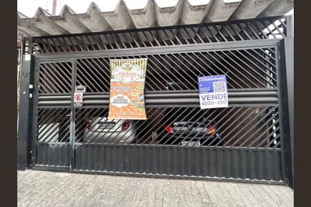 Casa à venda com 290m², 4 quartos e 2 vagas Casa à venda com 290m², 4 quartos e 2 vagasPlaca