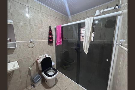 Casa à venda com 290m², 4 quartos e 2 vagas Casa à venda com 290m², 4 quartos e 2 vagasBanheiro da Suíte 2