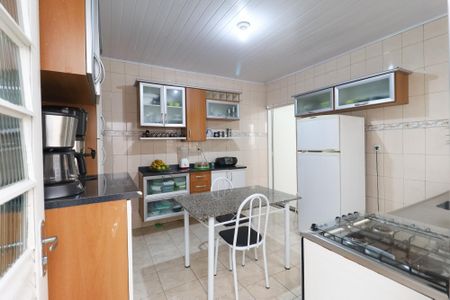 Casa à venda com 125m², 3 quartos e 1 vaga Casa à venda com 125m², 3 quartos e 1 vagaCozinha