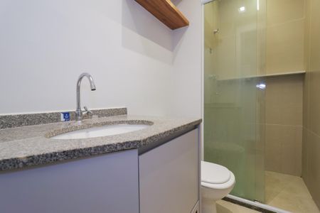 Banheiro de kitnet/studio à venda com 1 quarto, 25m² em Vila Andrade, São Paulo