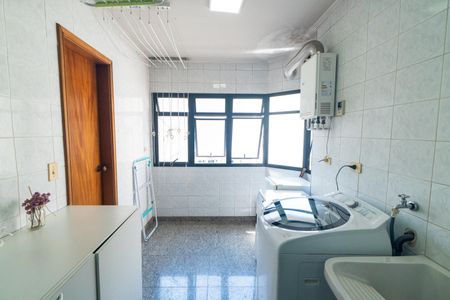 Apartamento à venda com 130m², 3 quartos e 3 vagas Apartamento à venda com 130m², 3 quartos e 3 vagasÁrea de Serviço