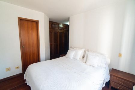 Apartamento à venda com 130m², 3 quartos e 3 vagas Apartamento à venda com 130m², 3 quartos e 3 vagasSuite