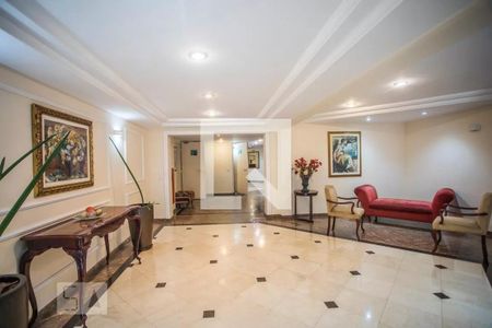 Apartamento à venda com 130m², 3 quartos e 3 vagas Apartamento à venda com 130m², 3 quartos e 3 vagasHall social