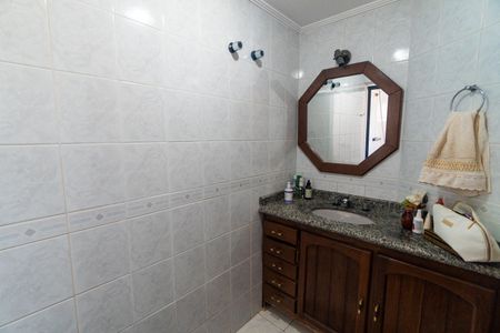 Apartamento à venda com 130m², 3 quartos e 3 vagas Apartamento à venda com 130m², 3 quartos e 3 vagasBanheiro da Suíte