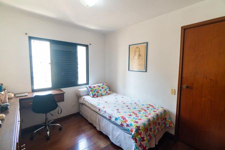 Apartamento à venda com 130m², 3 quartos e 3 vagas Apartamento à venda com 130m², 3 quartos e 3 vagasQuarto 2