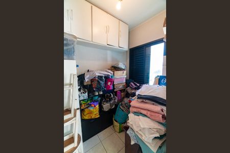 Apartamento à venda com 130m², 3 quartos e 3 vagas Apartamento à venda com 130m², 3 quartos e 3 vagasQuarto de Serviço