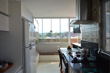 Apartamento à venda com 100m², 2 quartos e 2 vagasCozinha