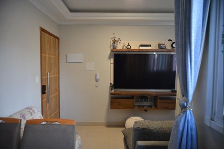 Apartamento à venda com 100m², 2 quartos e 2 vagasSala