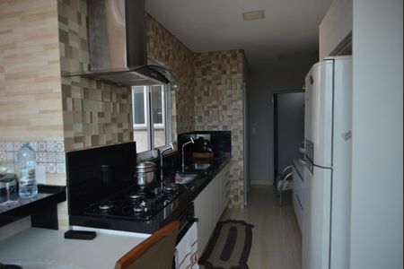 Apartamento à venda com 100m², 2 quartos e 2 vagasCozinha