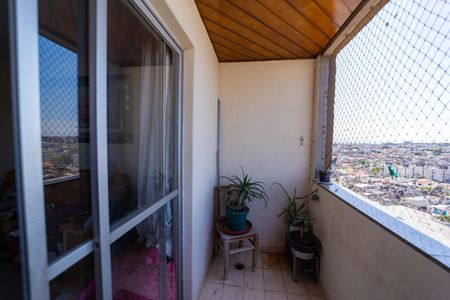 Apartamento à venda com 79m², 2 quartos e 1 vaga Apartamento à venda com 79m², 2 quartos e 1 vagaVaranda