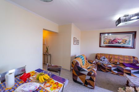 Apartamento à venda com 79m², 2 quartos e 1 vaga Apartamento à venda com 79m², 2 quartos e 1 vagaSala