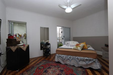 Casa à venda com 220m², 4 quartos e 3 vagasSuíte