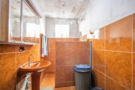 Casa à venda com 112m², 4 quartos e 2 vagas Casa à venda com 112m², 4 quartos e 2 vagasCasa 2 - Banheiro