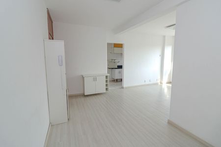 Apartamento à venda com 65m², 1 quarto e 2 vagasSala