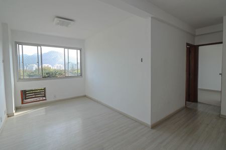 Apartamento à venda com 65m², 1 quarto e 2 vagasSala