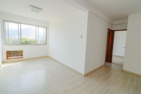 Apartamento à venda com 65m², 1 quarto e 2 vagasSala