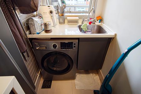 Apartamento à venda com 76m², 2 quartos e 1 vaga Apartamento à venda com 76m², 2 quartos e 1 vagaCozinha e Área de Serviço