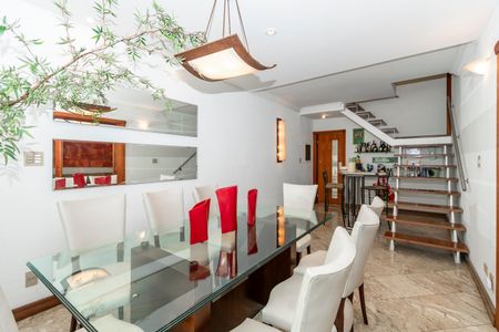 Casa de condomínio à venda com 210m², 4 quartos e 3 vagasSala de Jantar