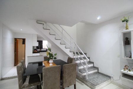 Sala de casa de condomínio à venda com 3 quartos, 90m² em Freguesia (jacarepaguá), Rio de Janeiro