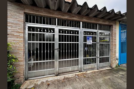 Casa à venda com 81m², 2 quartos e 1 vaga Casa à venda com 81m², 2 quartos e 1 vagaFachada