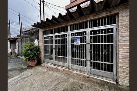 Casa à venda com 81m², 2 quartos e 1 vaga Casa à venda com 81m², 2 quartos e 1 vagaFachada