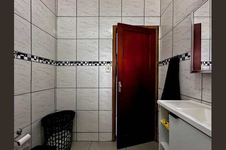 Casa à venda com 81m², 2 quartos e 1 vaga Casa à venda com 81m², 2 quartos e 1 vagaBanheiro Social