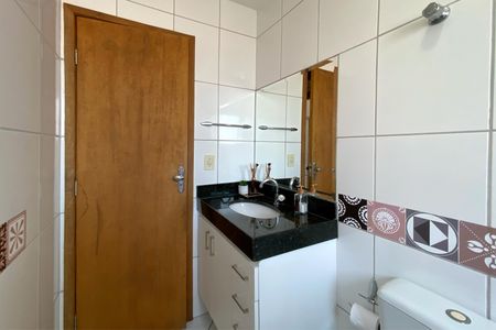 Apartamento à venda com 188m², 4 quartos e 4 vagasBanheiro 1