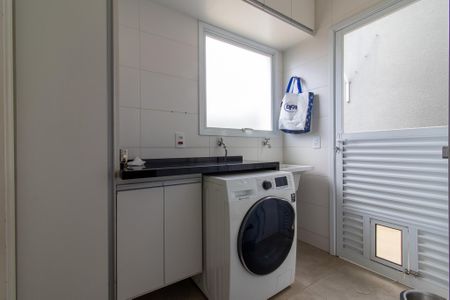 Casa de condomínio à venda com 194m², 3 quartos e 2 vagas Casa de condomínio à venda com 194m², 3 quartos e 2 vagasÁrea de Serviço