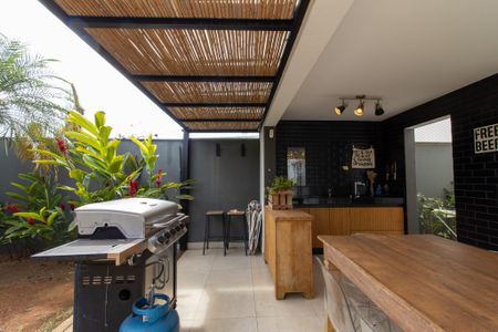 Casa de condomínio à venda com 194m², 3 quartos e 2 vagas Casa de condomínio à venda com 194m², 3 quartos e 2 vagasÁrea externa