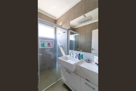 Casa de condomínio à venda com 194m², 3 quartos e 2 vagas Casa de condomínio à venda com 194m², 3 quartos e 2 vagasBanheiro Social