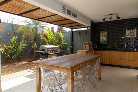 Casa de condomínio à venda com 194m², 3 quartos e 2 vagas Casa de condomínio à venda com 194m², 3 quartos e 2 vagasÁrea externa