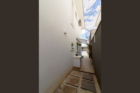 Casa de condomínio à venda com 194m², 3 quartos e 2 vagas Casa de condomínio à venda com 194m², 3 quartos e 2 vagasÁrea externa