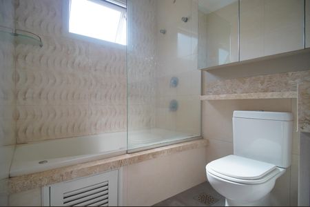 Casa de condomínio à venda com 100m², 3 quartos e 3 vagasBanheiro da Suíte