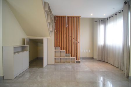 Sala de casa de condomínio à venda com 3 quartos, 100m² em Rondônia, Novo Hamburgo