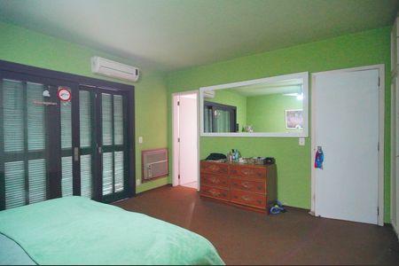 Casa à venda com 312m², 4 quartos e 2 vagasSuíte