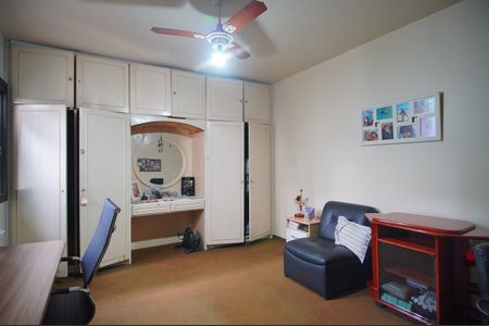 Casa à venda com 312m², 4 quartos e 2 vagasQuarto 2