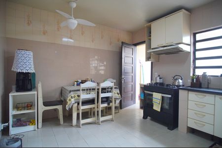 Casa à venda com 312m², 4 quartos e 2 vagasCozinha