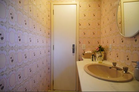 Casa à venda com 312m², 4 quartos e 2 vagasLavabo