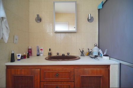 Casa à venda com 312m², 4 quartos e 2 vagasBanheiro da Suíte