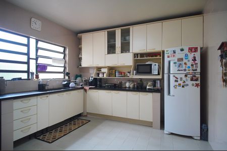 Casa à venda com 312m², 4 quartos e 2 vagasCozinha