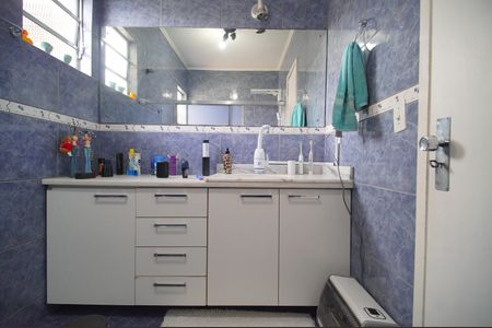 Casa à venda com 312m², 4 quartos e 2 vagasBanheiro Social