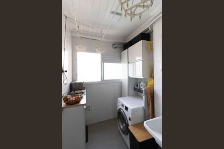 Apartamento à venda com 83m², 3 quartos e 1 vagaÁrea de Serviço