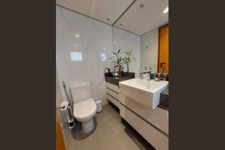 Apartamento à venda com 92m², 3 quartos e 2 vagas Apartamento à venda com 92m², 3 quartos e 2 vagasBanheiro da Suíte