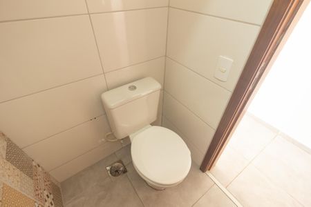 Casa de condomínio para alugar com 80m², 2 quartos e 1 vaga Casa de condomínio para alugar com 80m², 2 quartos e 1 vagaBanheiro 2