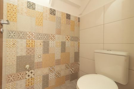 Casa de condomínio para alugar com 80m², 2 quartos e 1 vaga Casa de condomínio para alugar com 80m², 2 quartos e 1 vagaBanheiro 2