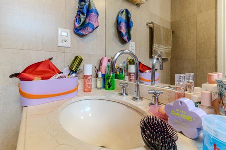 Apartamento à venda com 111m², 2 quartos e 1 vagaBanheiro da Suíte 1