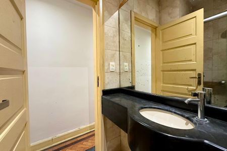 Apartamento à venda com 80m², 2 quartos e sem vaga Apartamento à venda com 80m², 2 quartos e sem vagaBanheiro