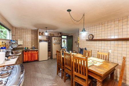 Casa à venda com 4 quartos, 294m² em Badu, Niterói