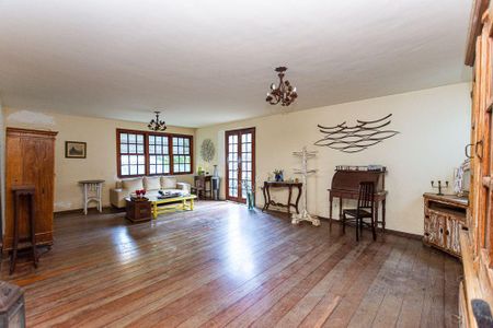 Casa à venda com 4 quartos, 294m² em Badu, Niterói